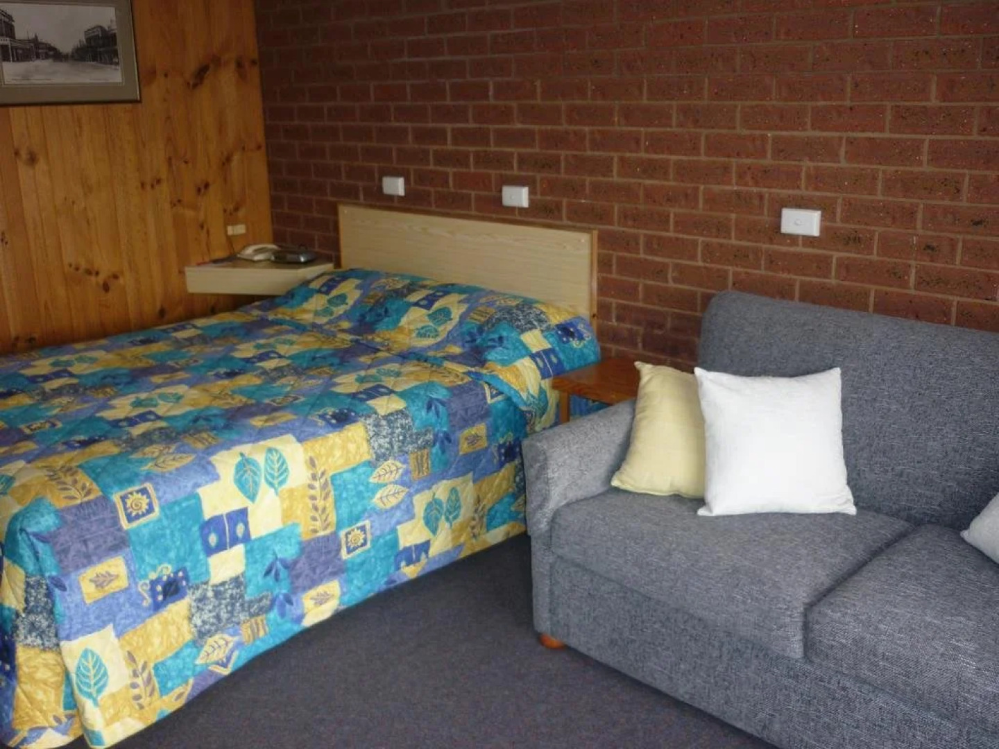 Country Mile Motor Inn