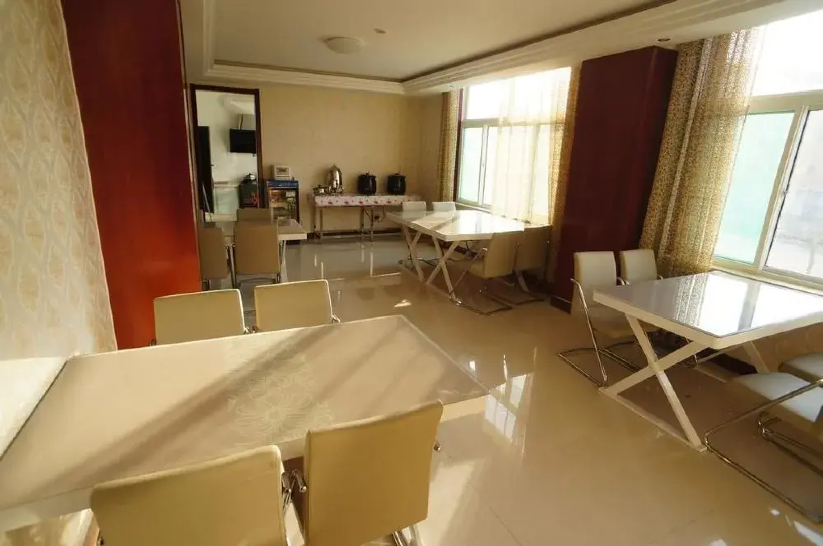 Sunshine Holiday Hotel