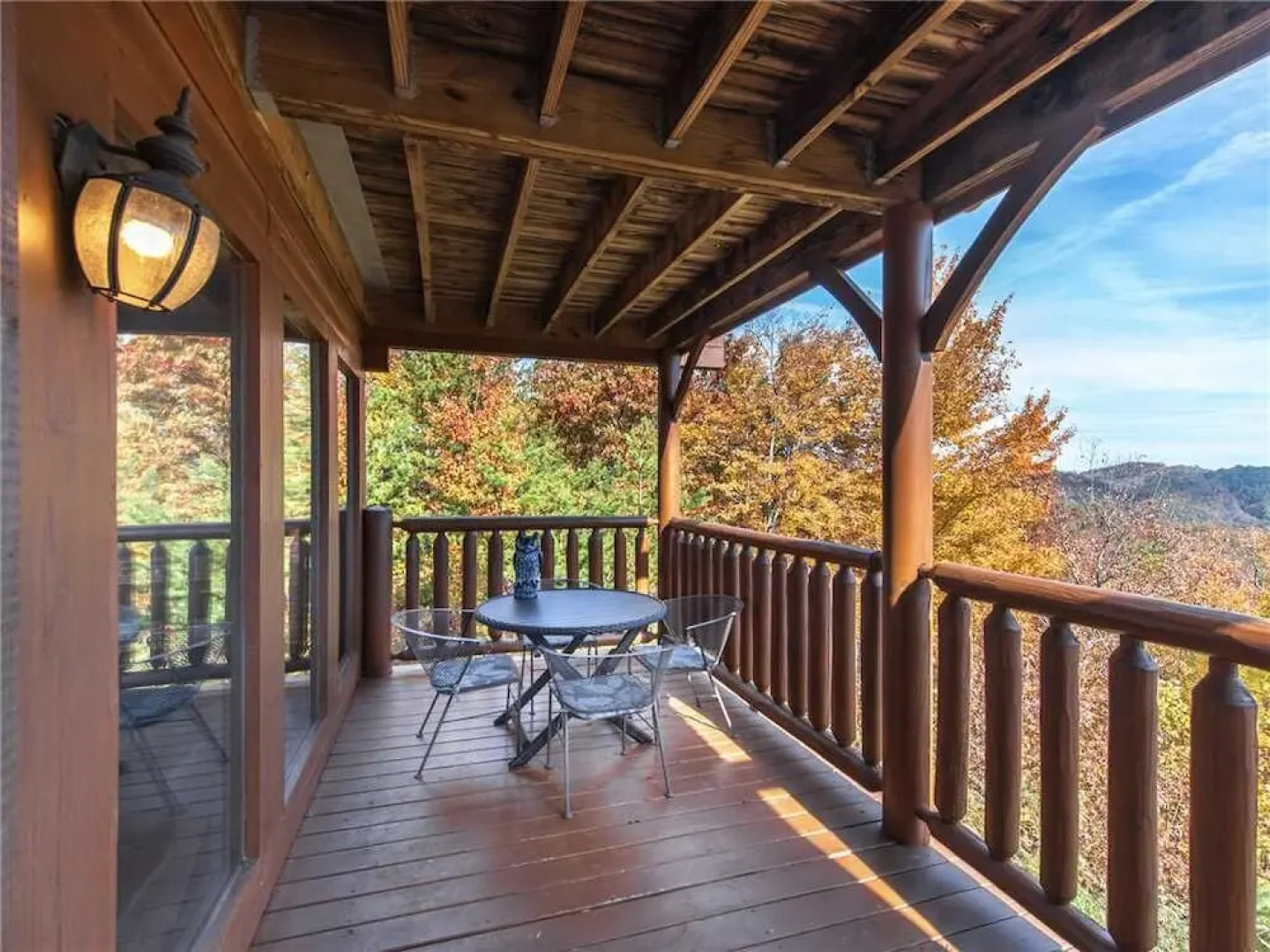 Bella Yani - Three Bedroom Cabin