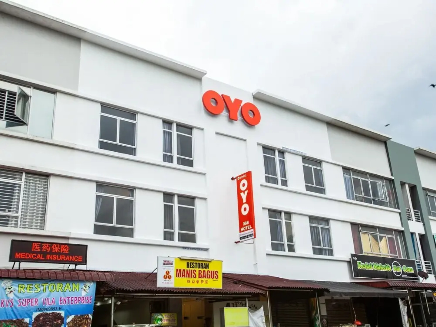 OYO 89631 988 Hotel