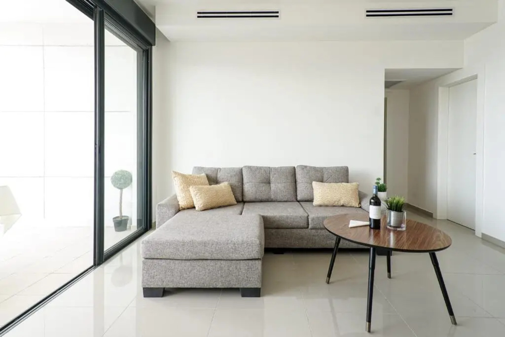 Luxury apartment with Sea View by Airsuite