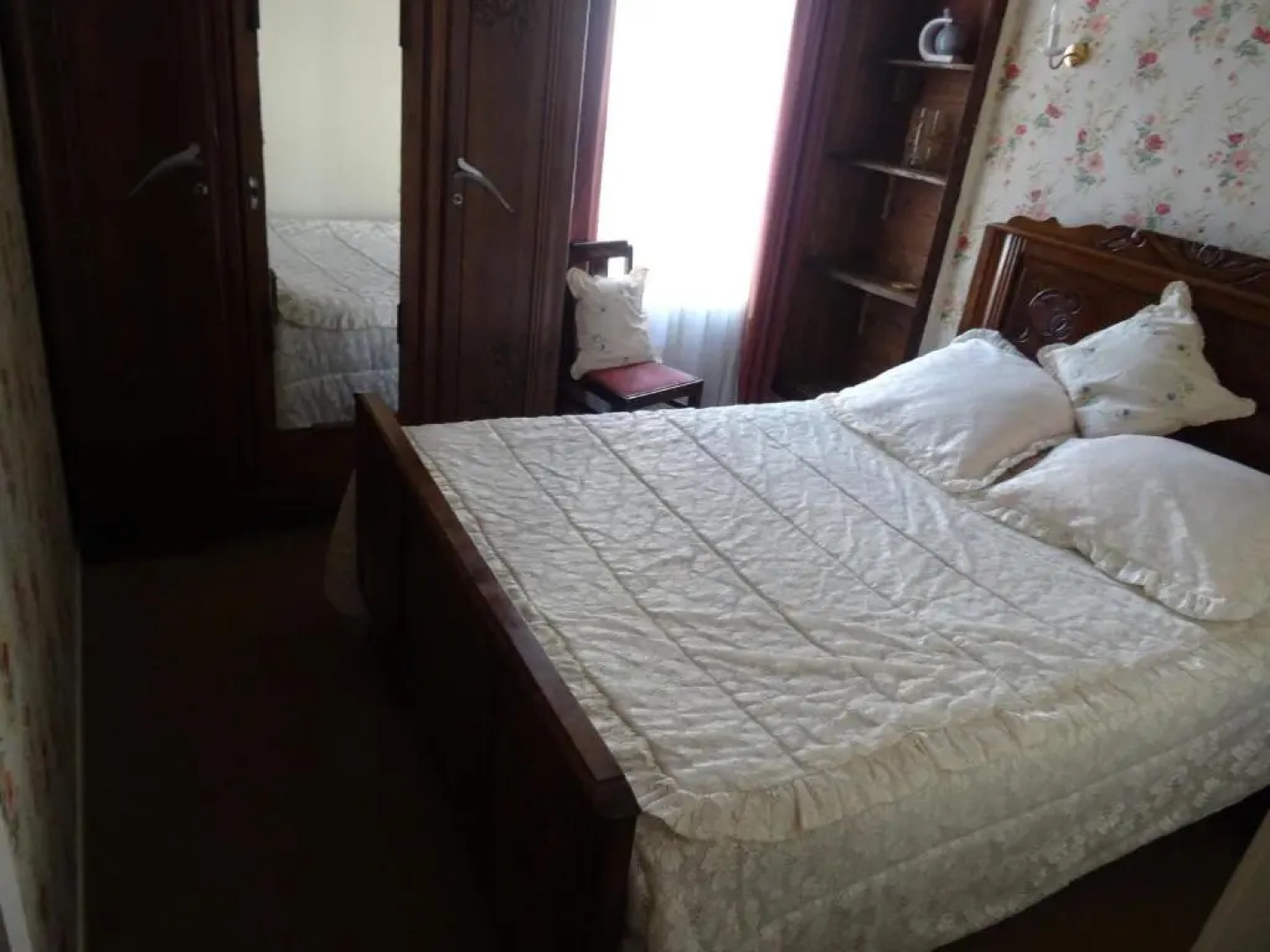 Charming French Cottage-Gite in the Heart of Quiet Gorron