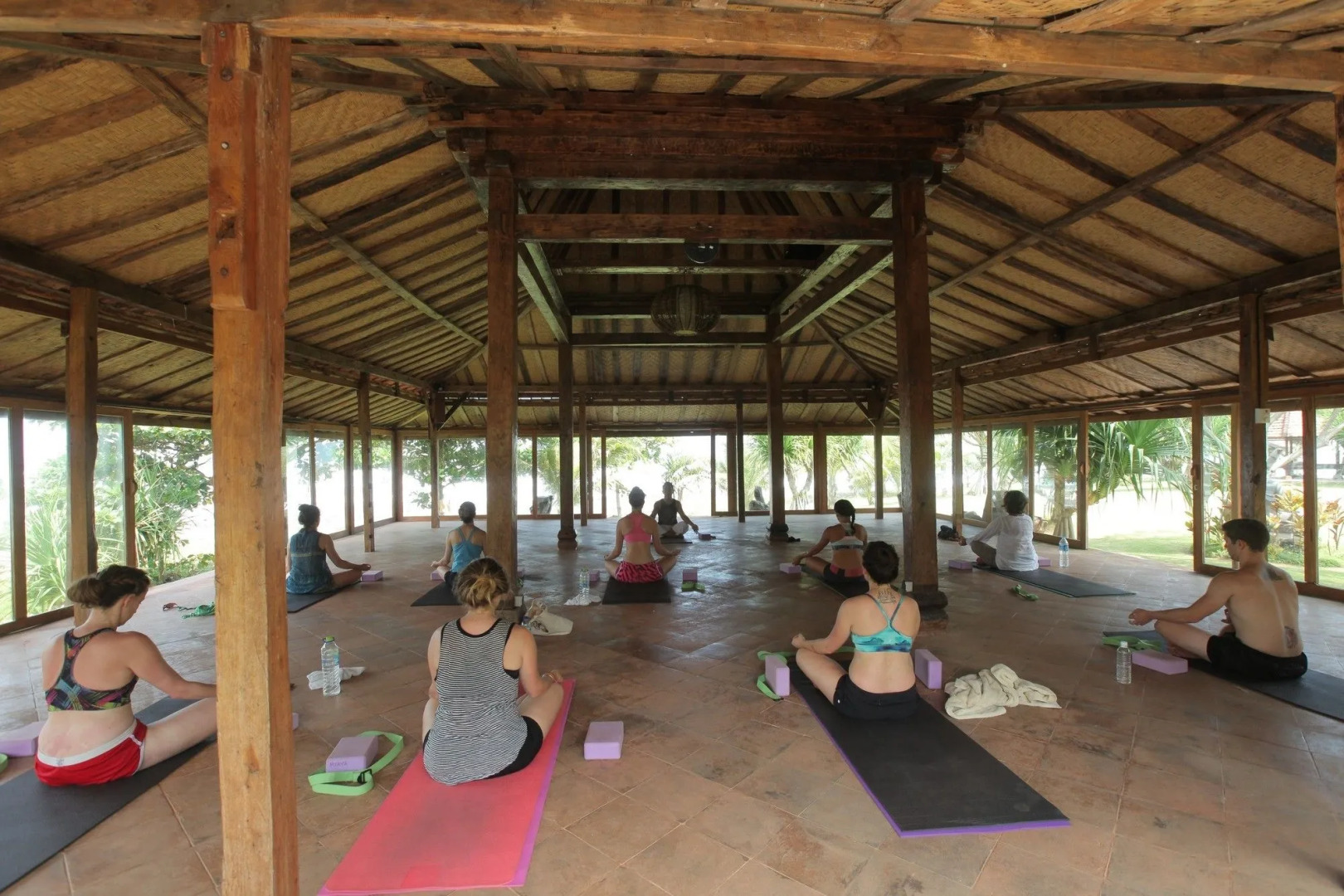 Pondok Pitaya Hotel, Surfing & Yoga