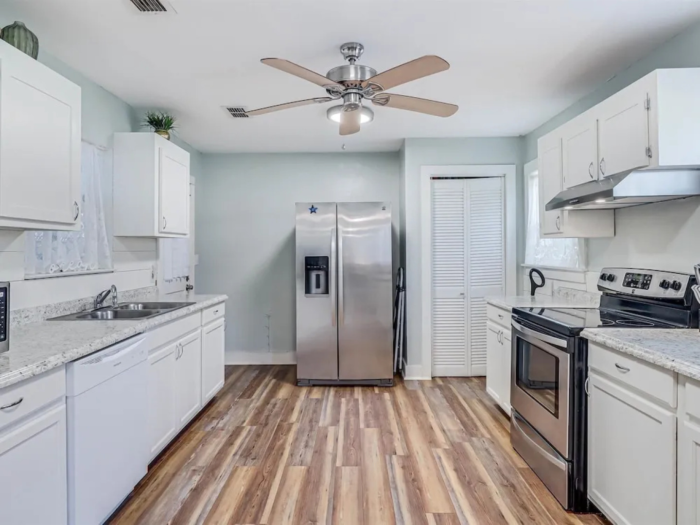 Bahia Oz Rp105 3 Bedroom Home by RedAwning