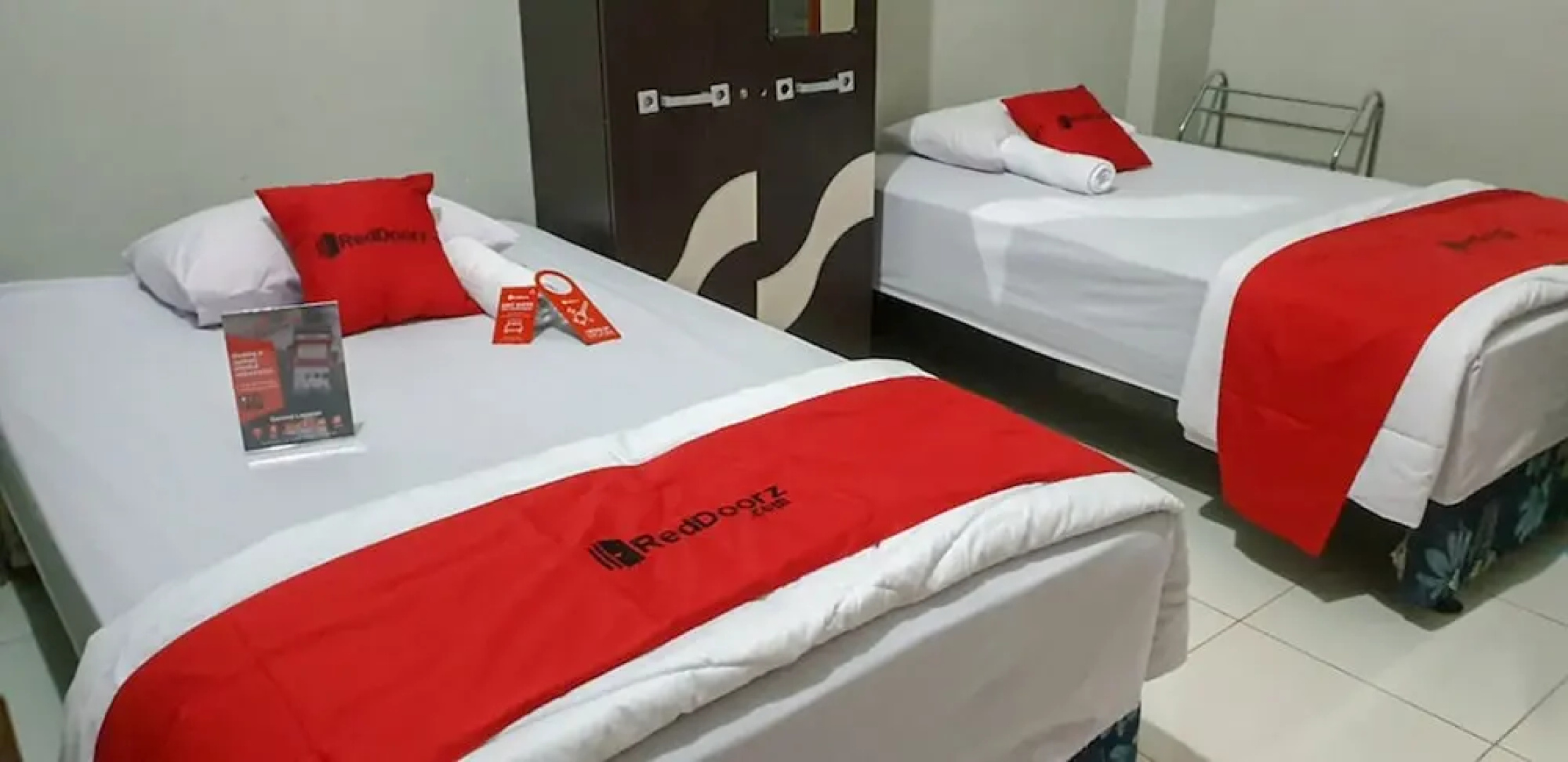 RedDoorz @ Hotel Yaki Mamuju