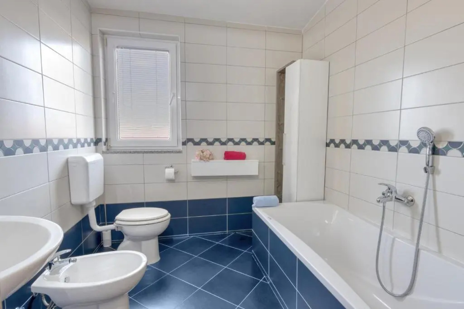 Villa GRACIA - big house with pool, bbq, playground & table tennis, game room with billiards & table football, Pula, Istria