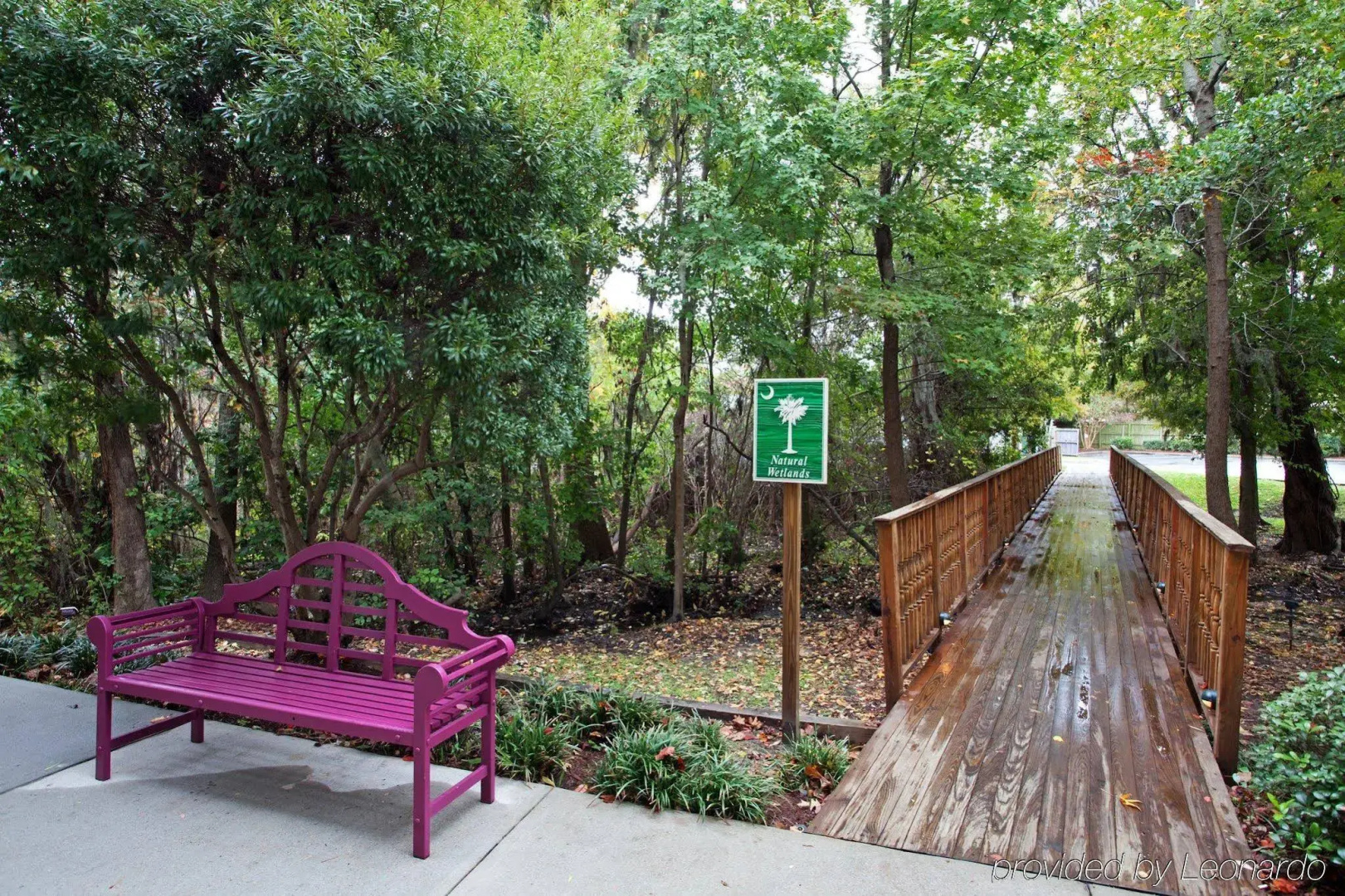 Holiday Inn Express & Suites Charleston - Northwoods by IHG