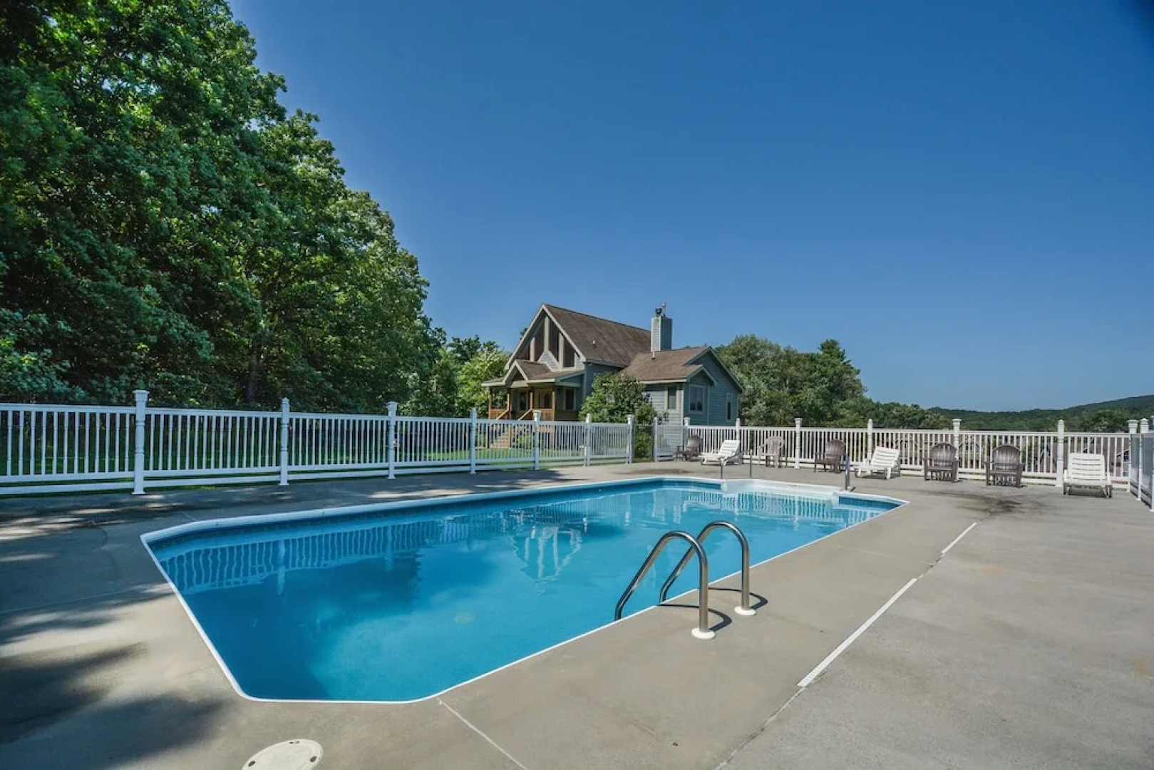 Moonrise Retreat 4 Bedroom House