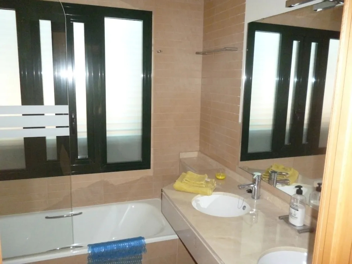 Ona Hacienda del Alamo Apartments