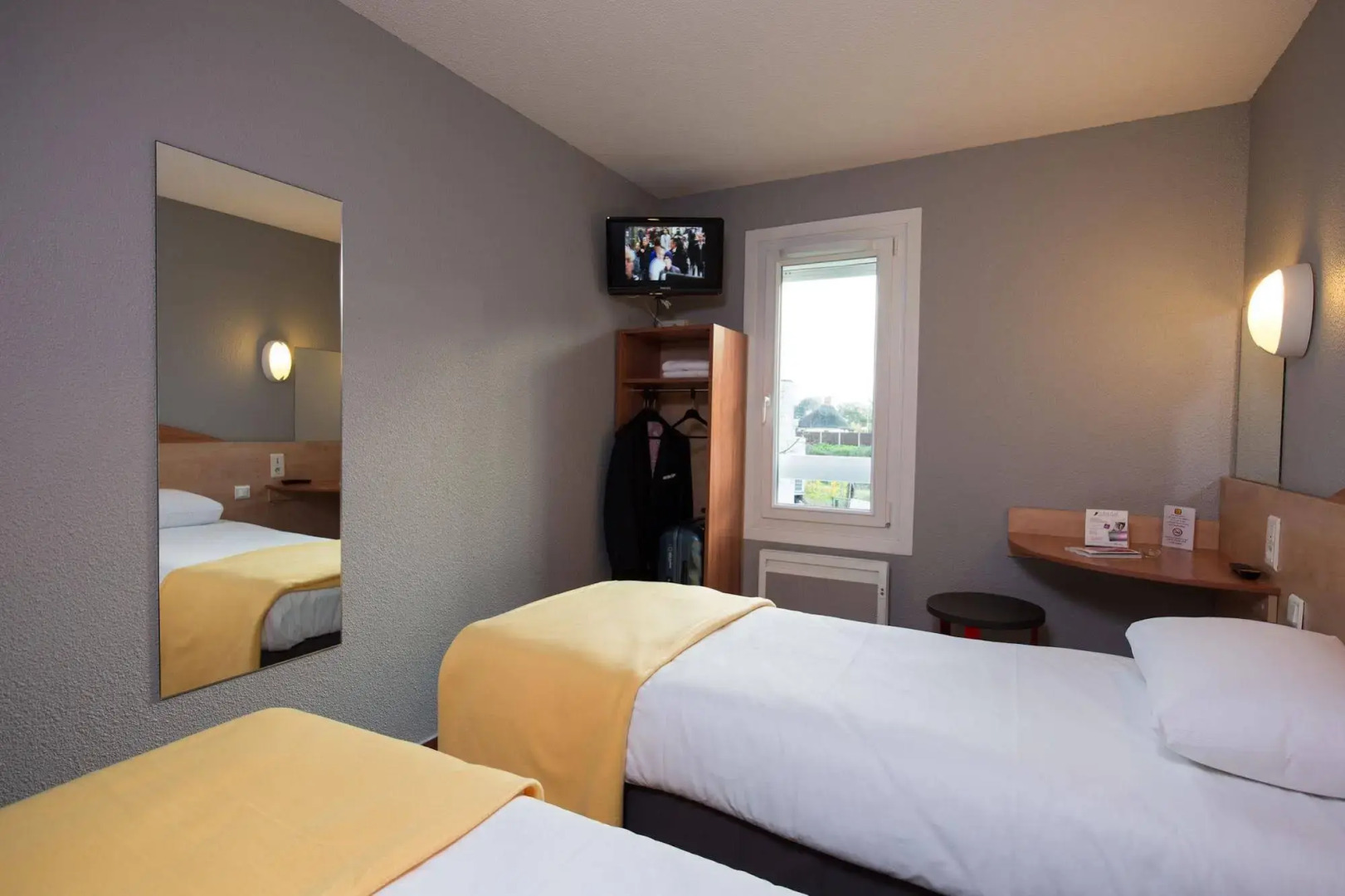 Kyriad Direct Orleans Ouest