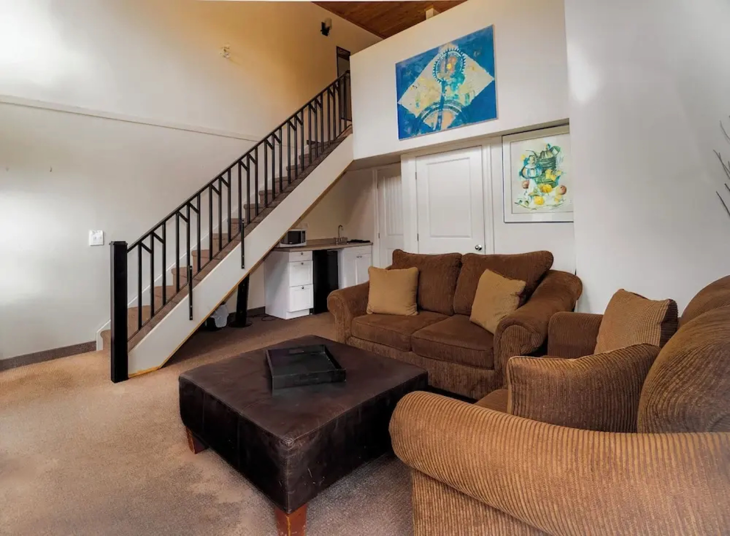 Pine Lodge Inn