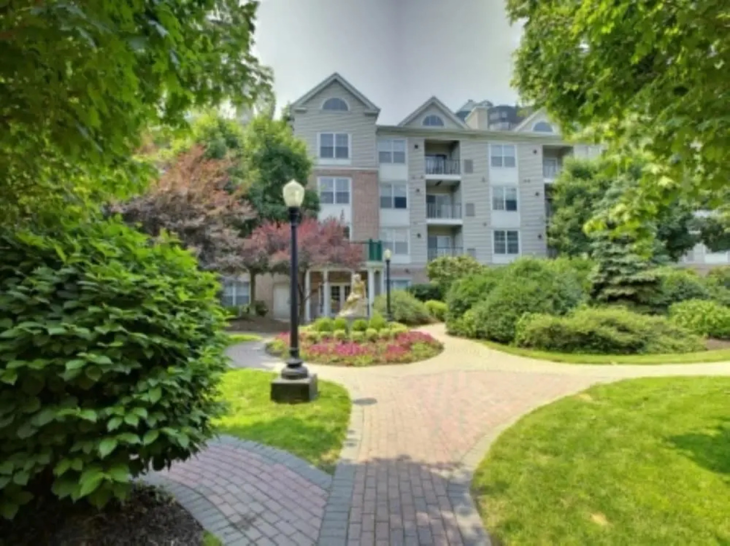 Global Luxury Suites at Broad Street