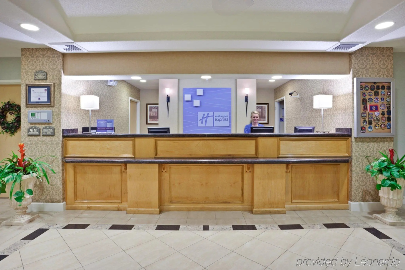 Holiday Inn Express Hotel & Suites Vacaville by IHG