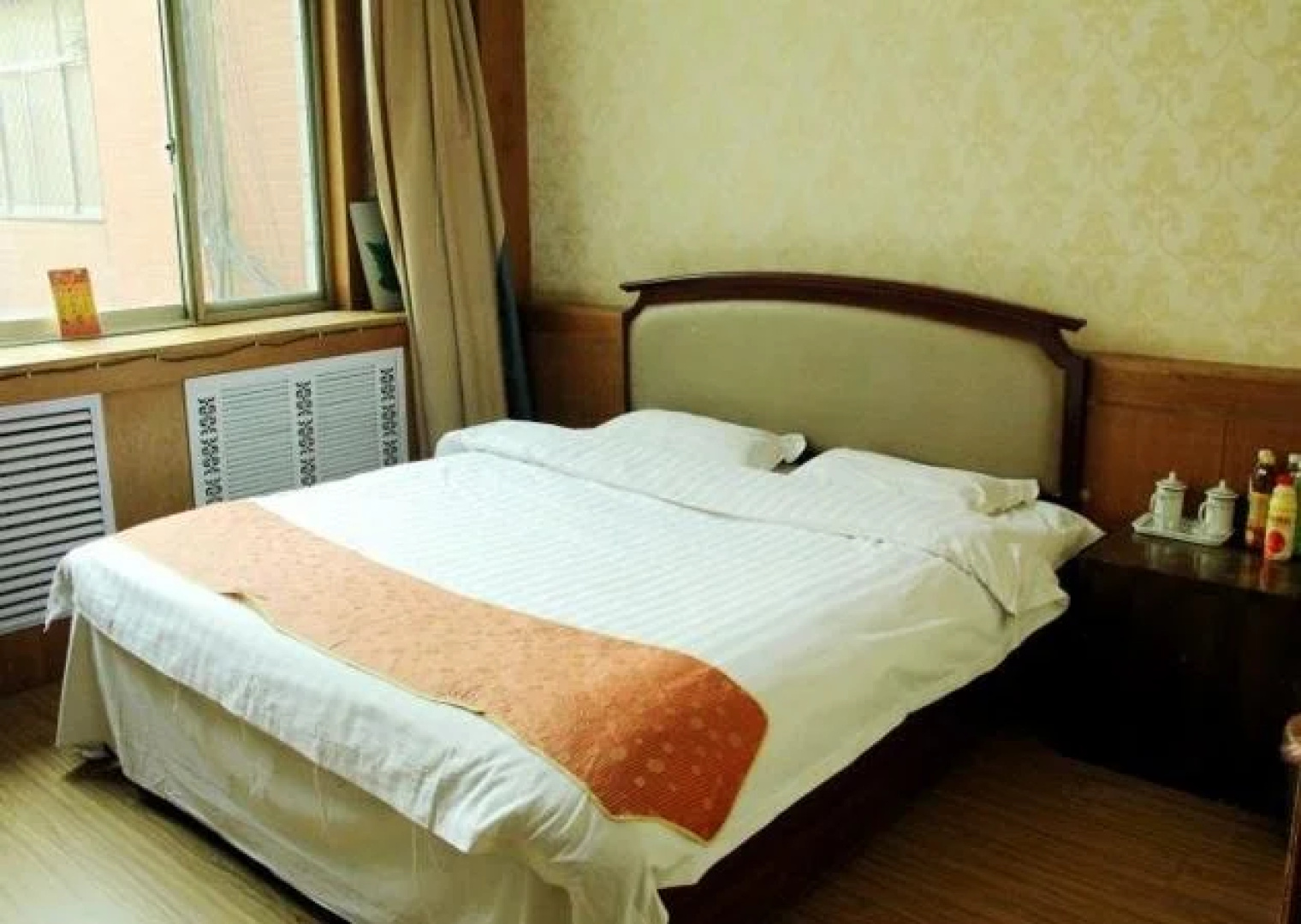 Juxian Business Hotel