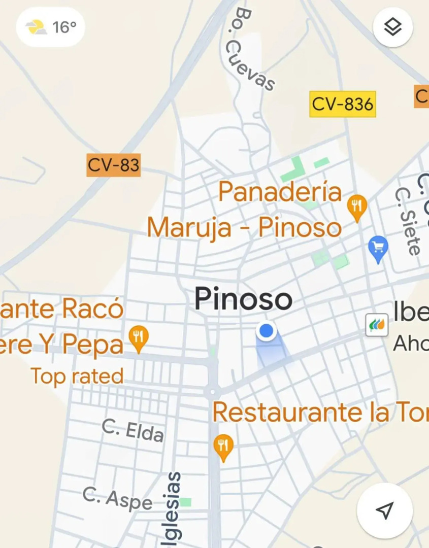 Self Catering Garden Apartment with a Private Garden and Shared Pool