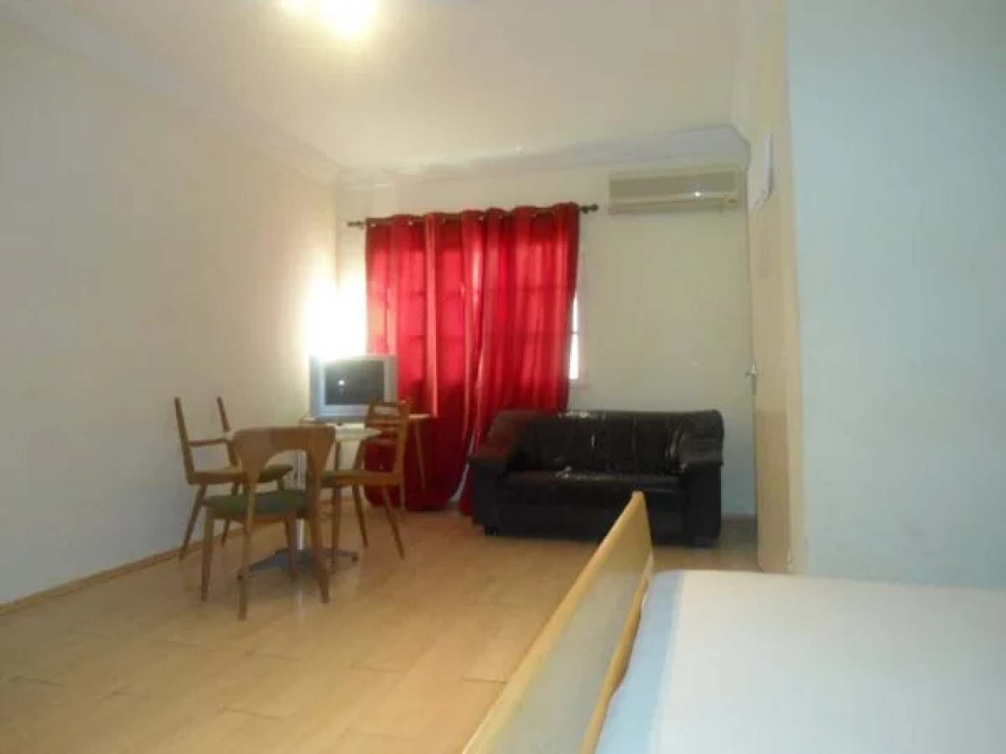 Hotel Ambassade des Parcelles