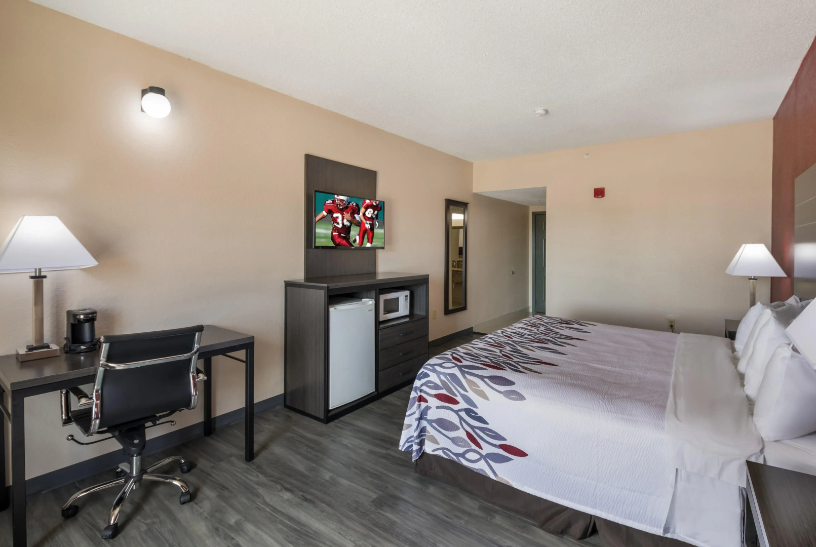 Red Roof Inn & Suites Austin East - Manor