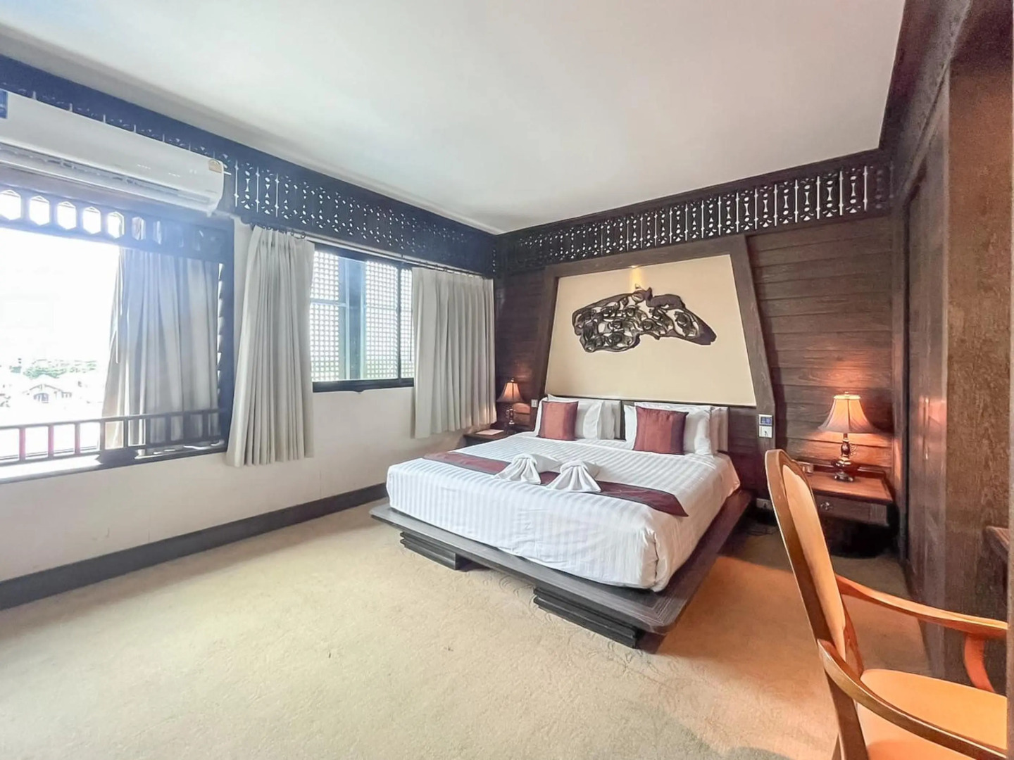 Ruean Phae Royal Park Hotel