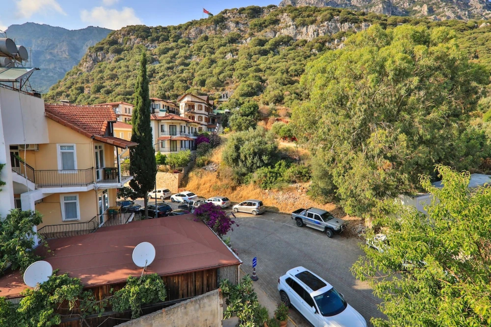 Lora Kas Otel