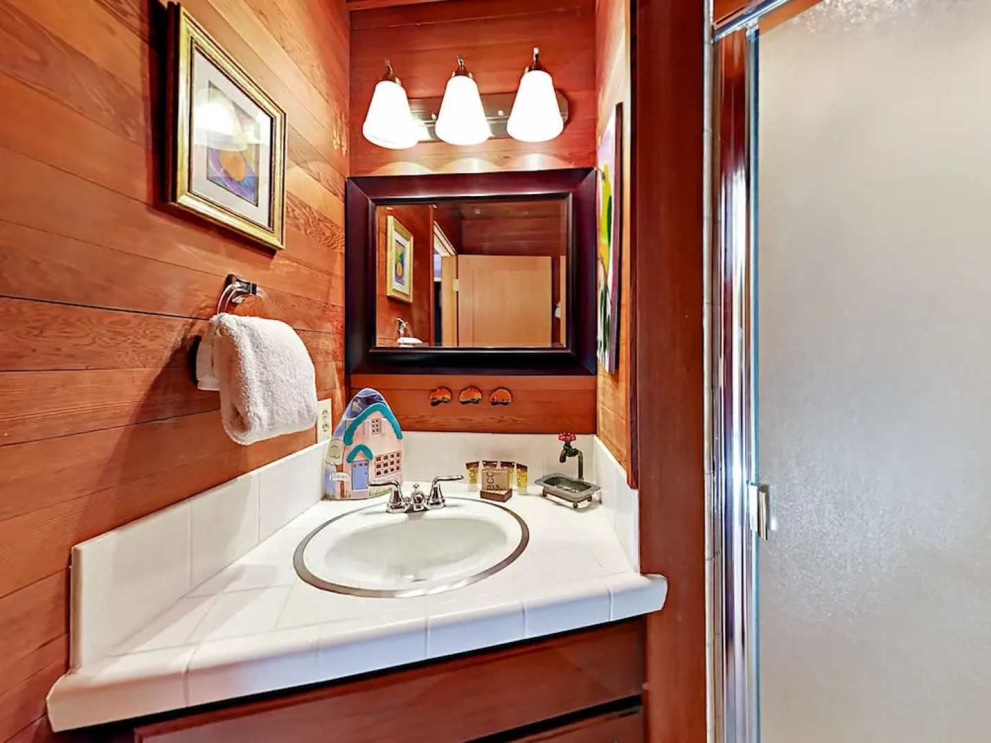 1355 Woodland Way Home 4 Bedrooms 2.5 Bathrooms Home