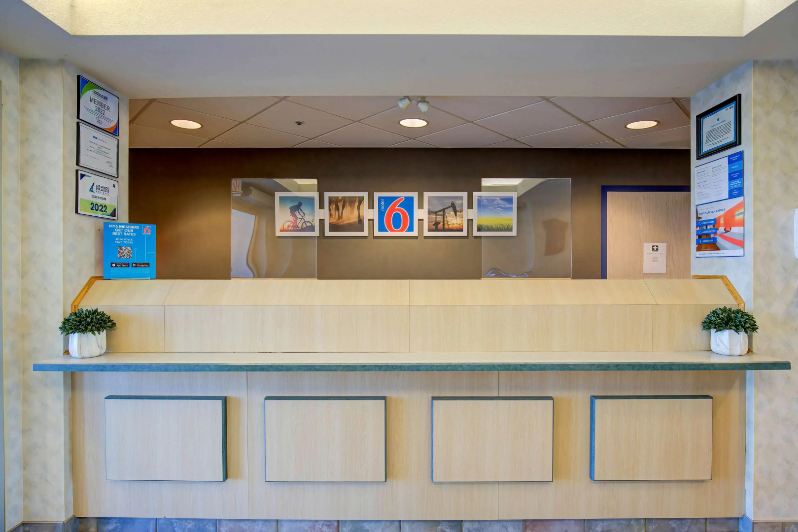 Motel 6 Grande Prairie, AB