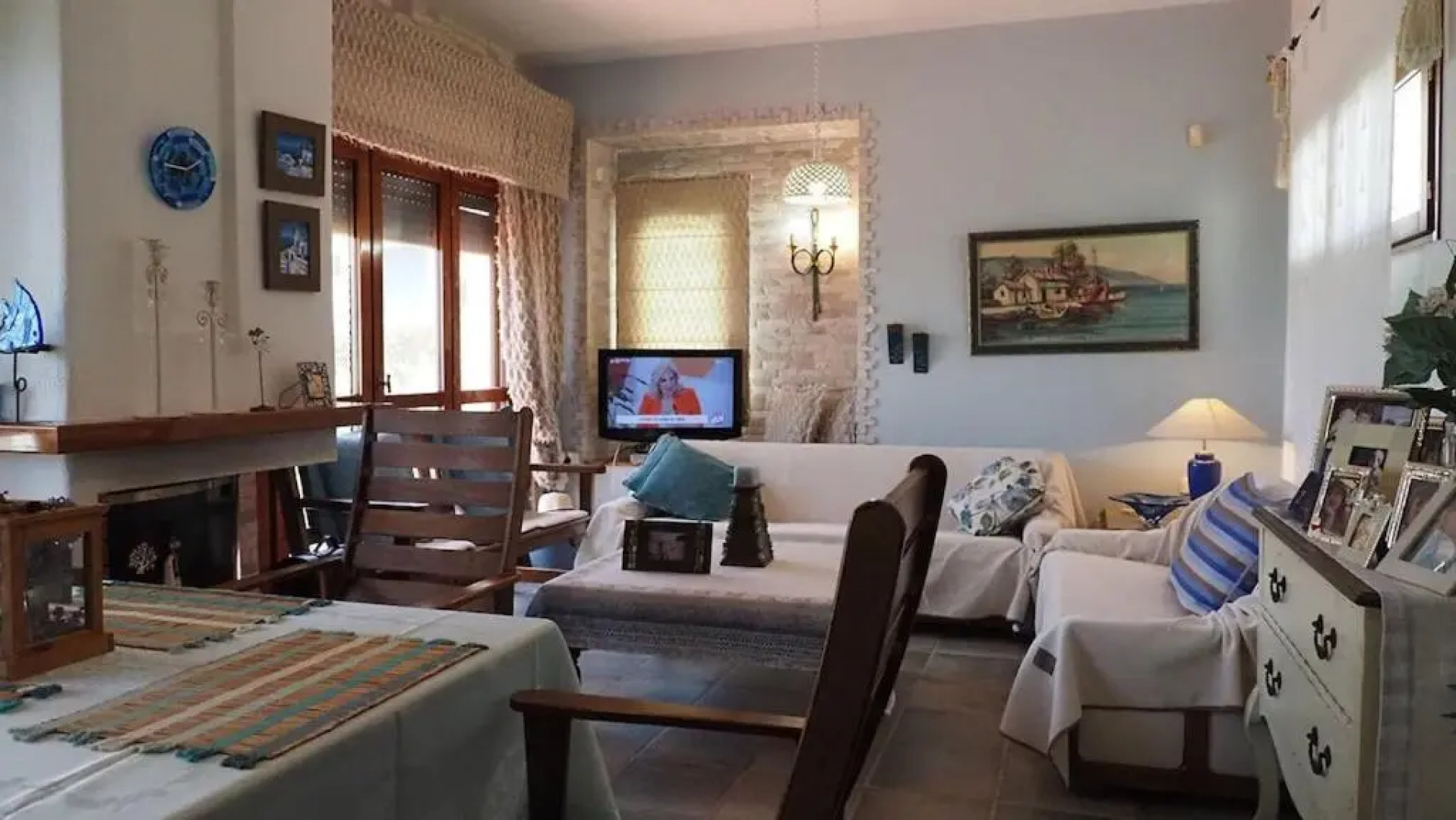 Yades elegant villa 2 minutes away from the beach