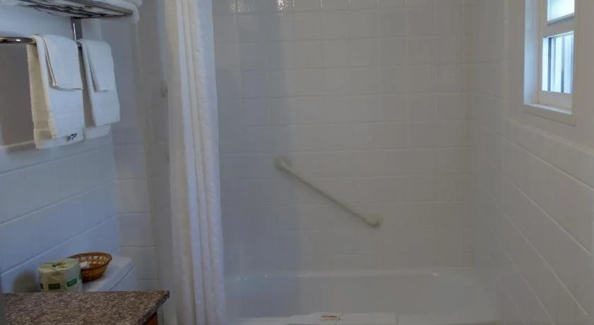 Monument Mountain Motel