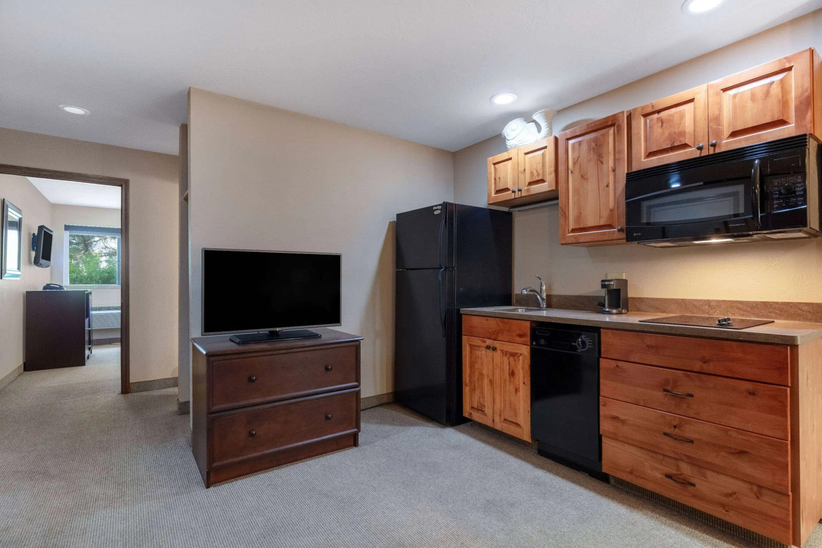 Super 8 By Wyndham St. Regis