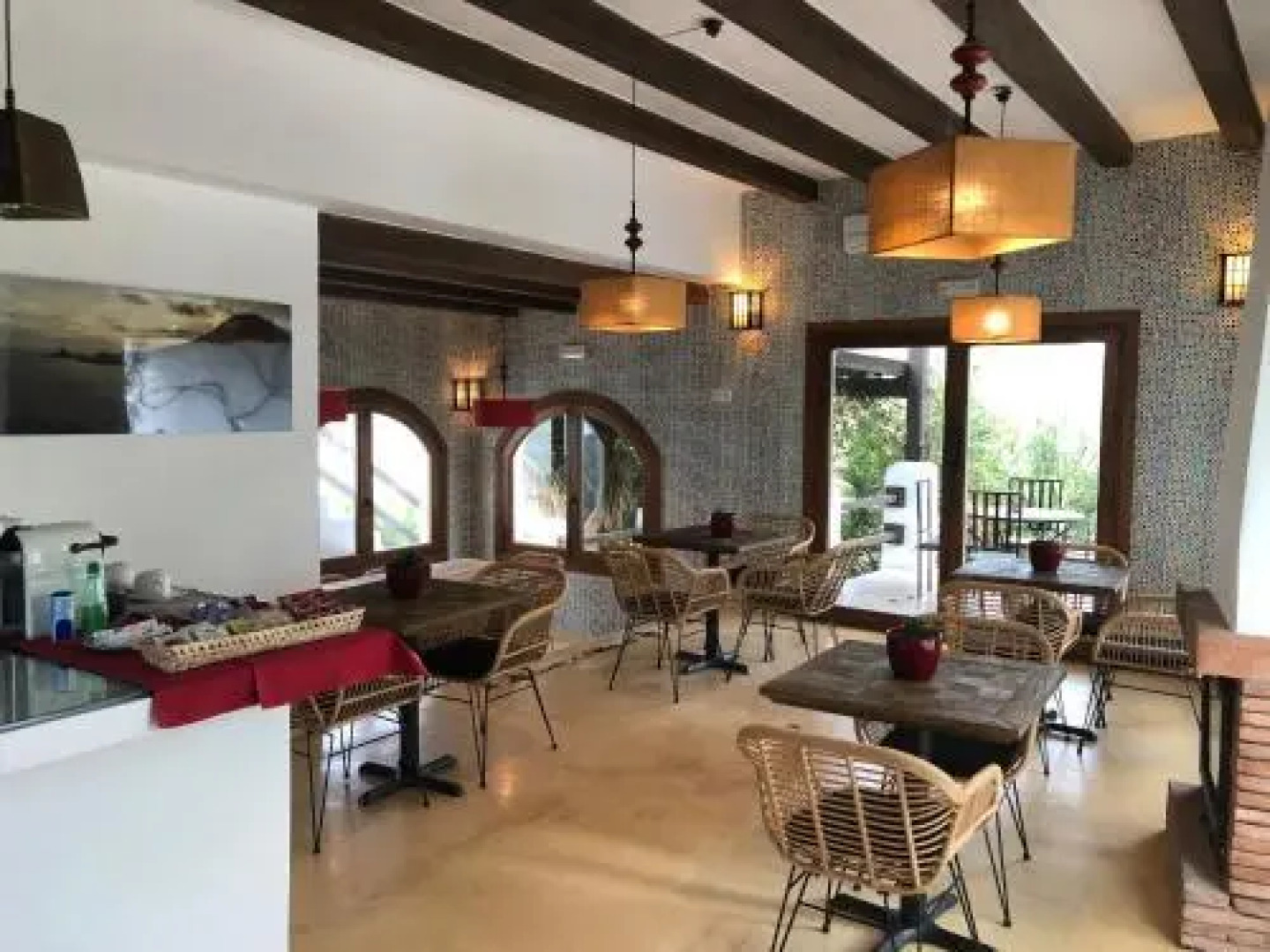 La Almendra y El Gitano