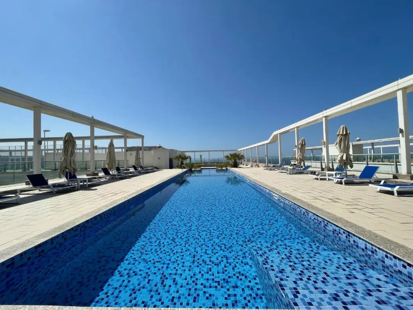 Deluxe Studio Private Apartment - Beachfront Property