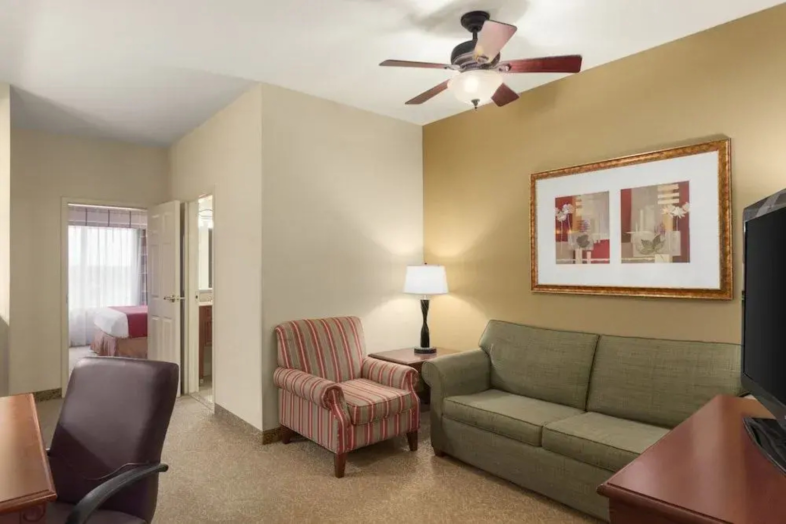 Country Inn & Suites Harrisburg@ Union Deposit Rd.