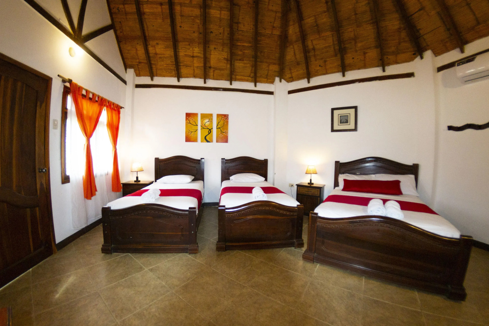 Oceanic Hosteria Y Restaurante