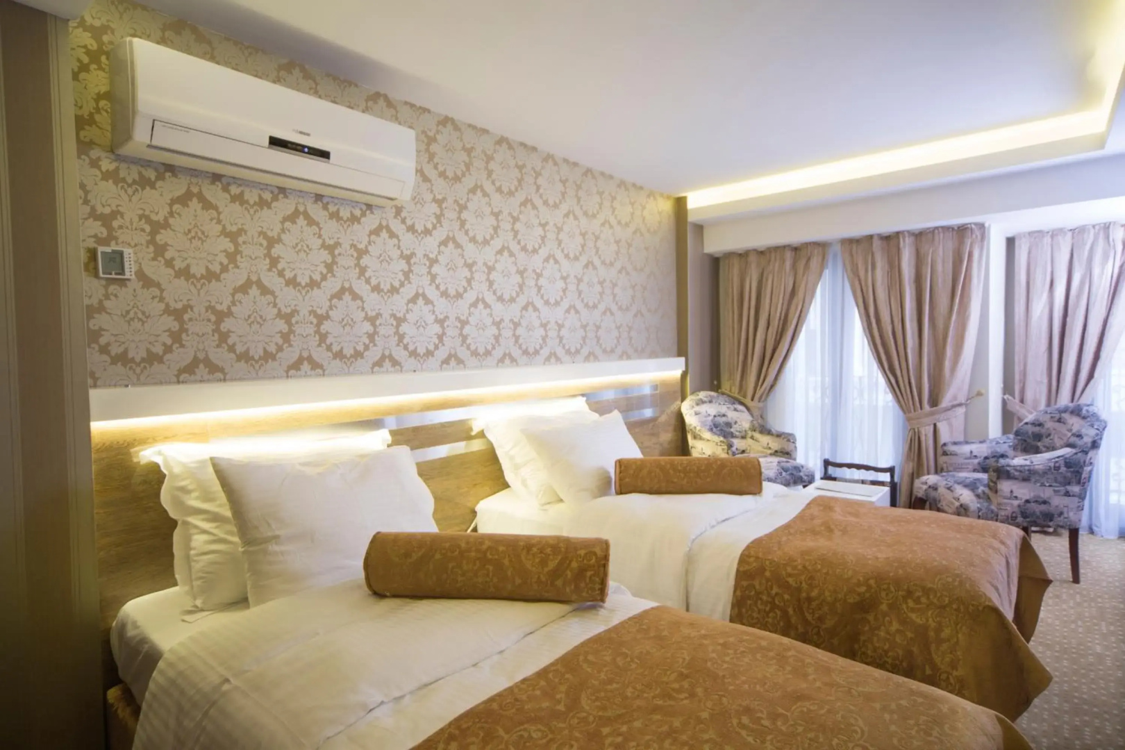 Golden Rain Hotel Old City
