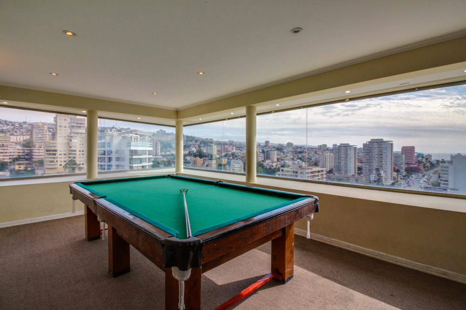 Urban Getaway Near the Sea