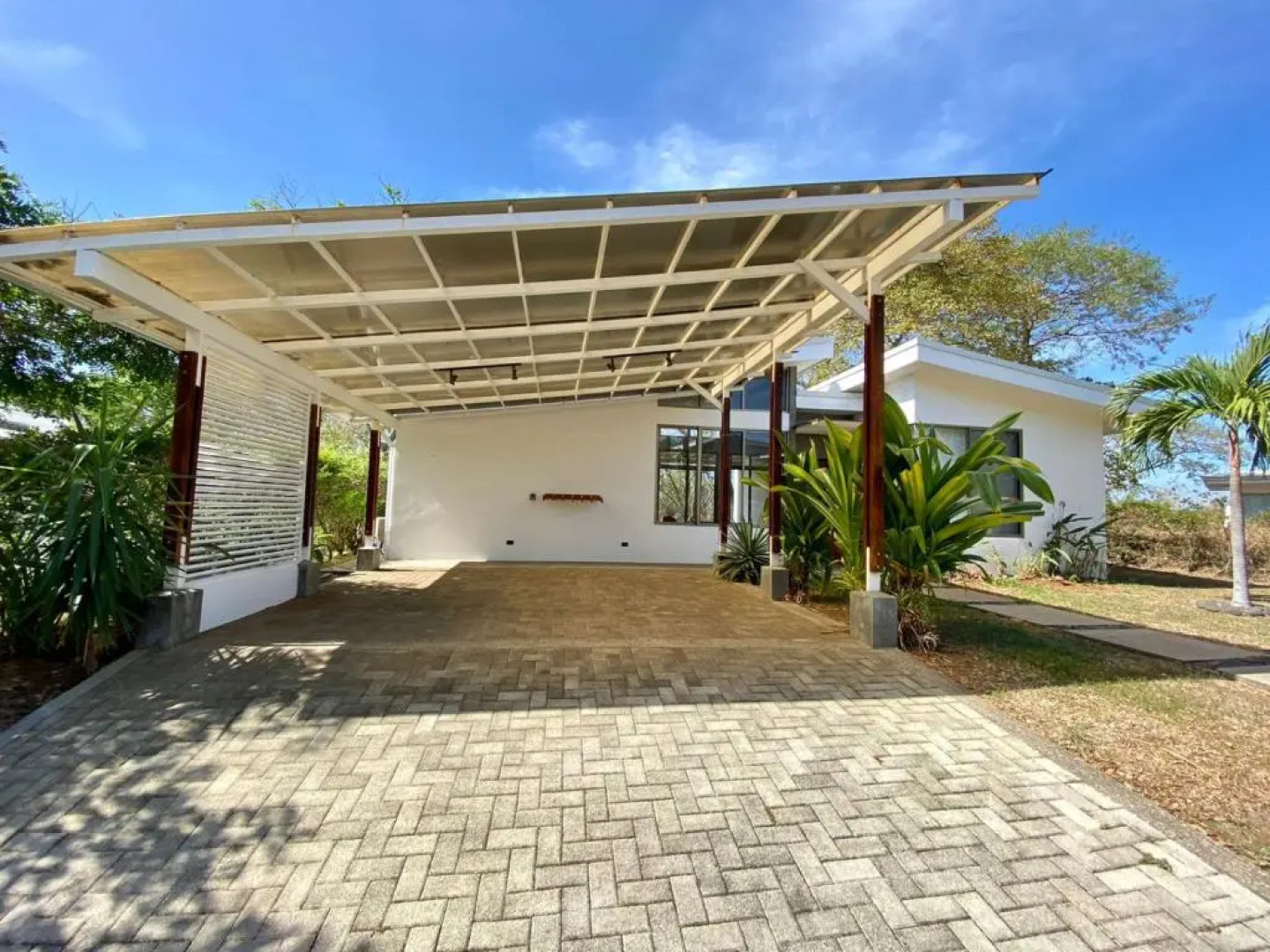 Marbella pool villa 2 bedrooms gated and security