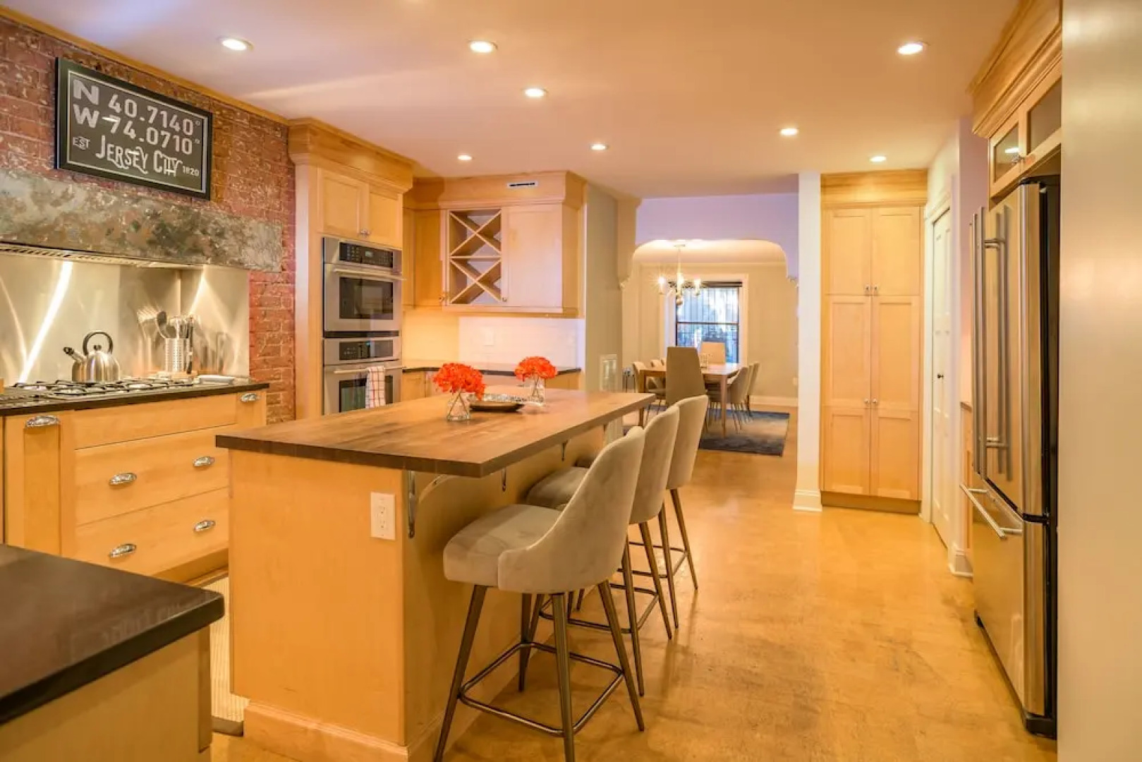 Deedee's Brownstone Van Vorst Park