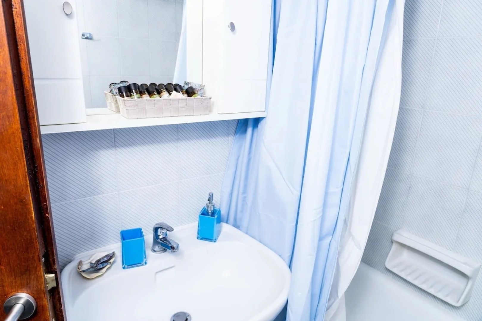 Zennova Aelia Apartments 6