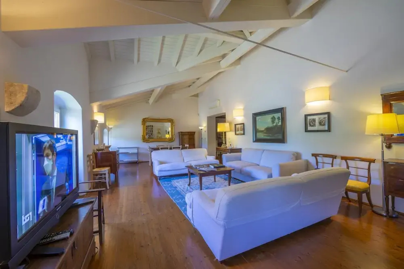 Villa Faccioli Deodara With Shared Pool