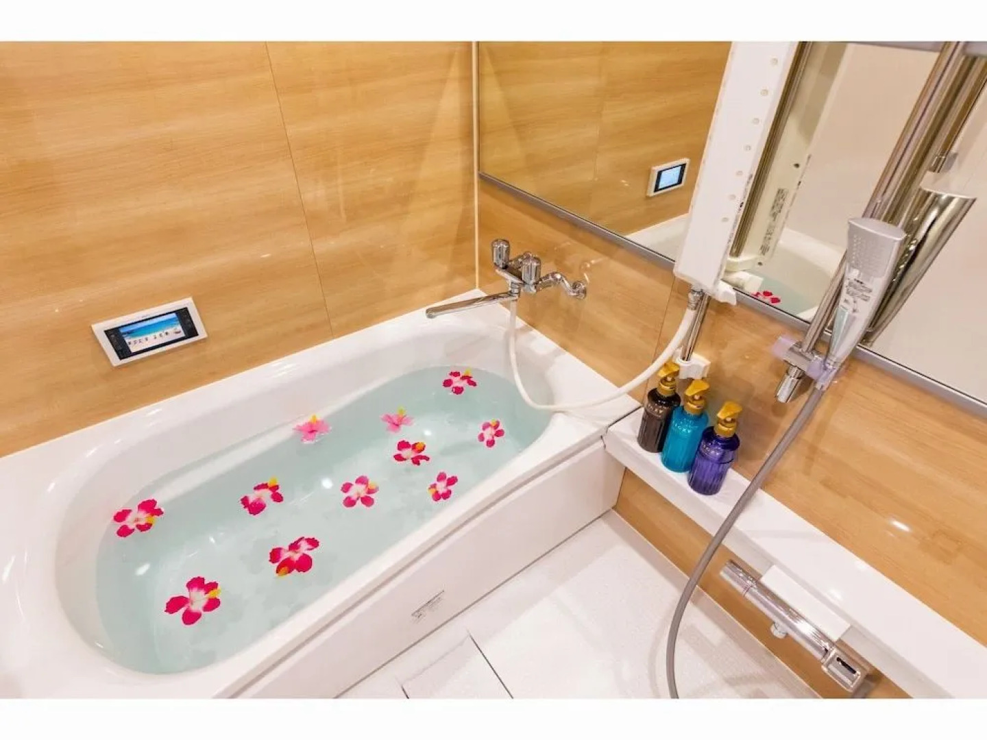 Yenn's Marina Inn Mercy