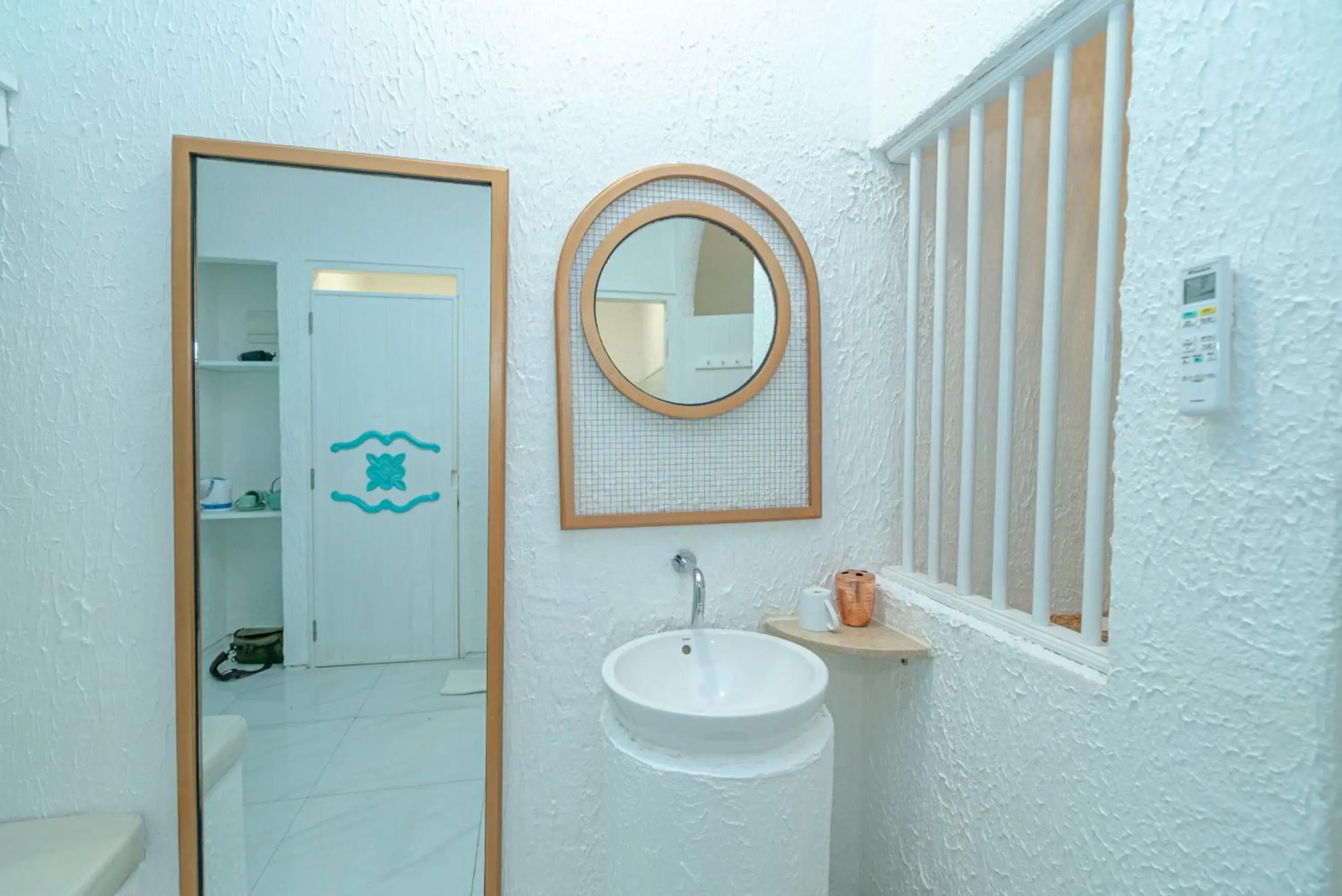 Loccal Collection Hotel