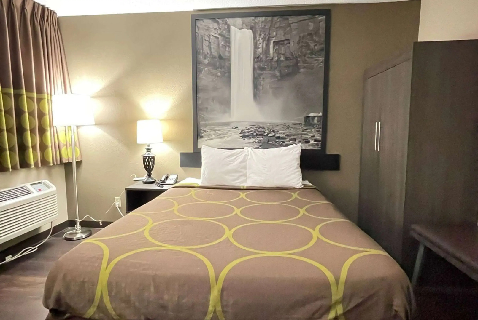 Super 8 by Wyndham Ithaca