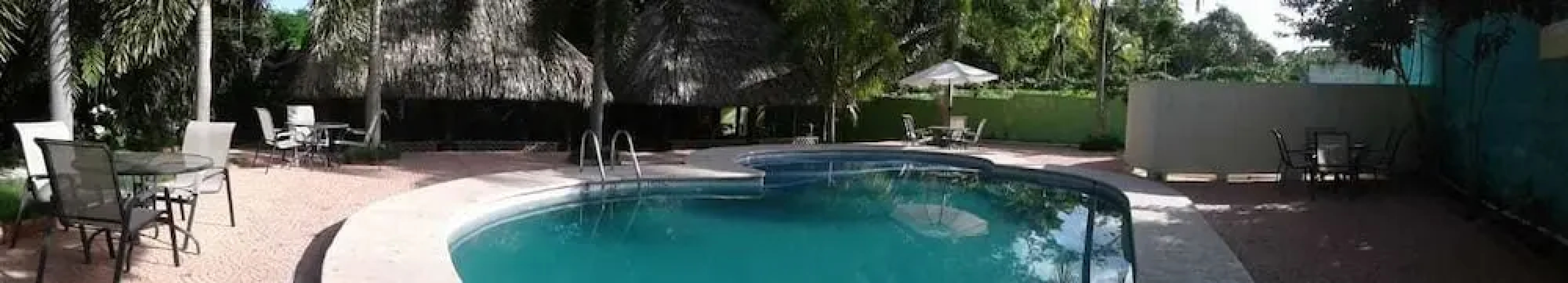 Green Jungle Hotel y Restaurante