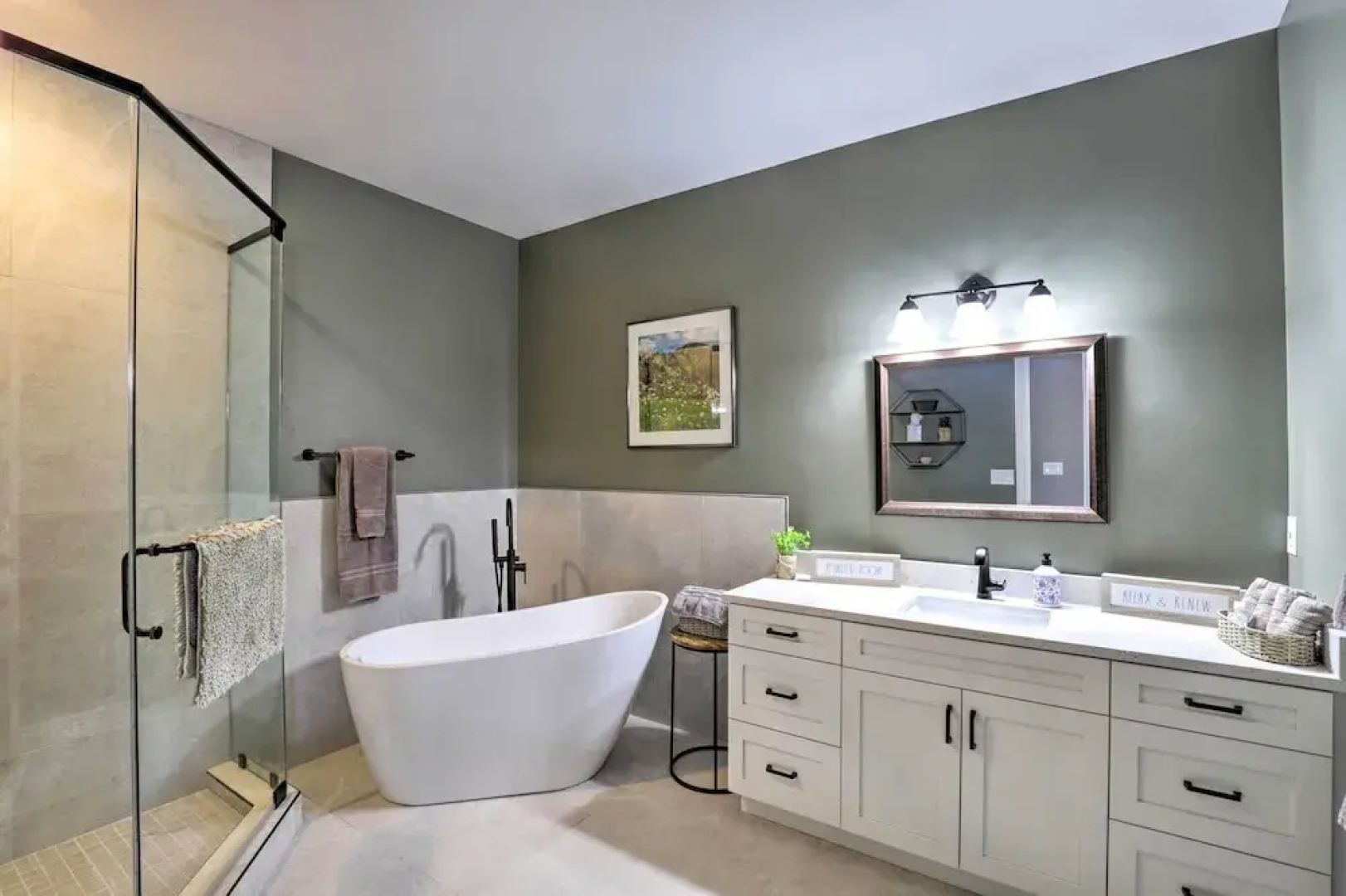 Peaceful Midway Studio w/ Mountain + Golf Views!