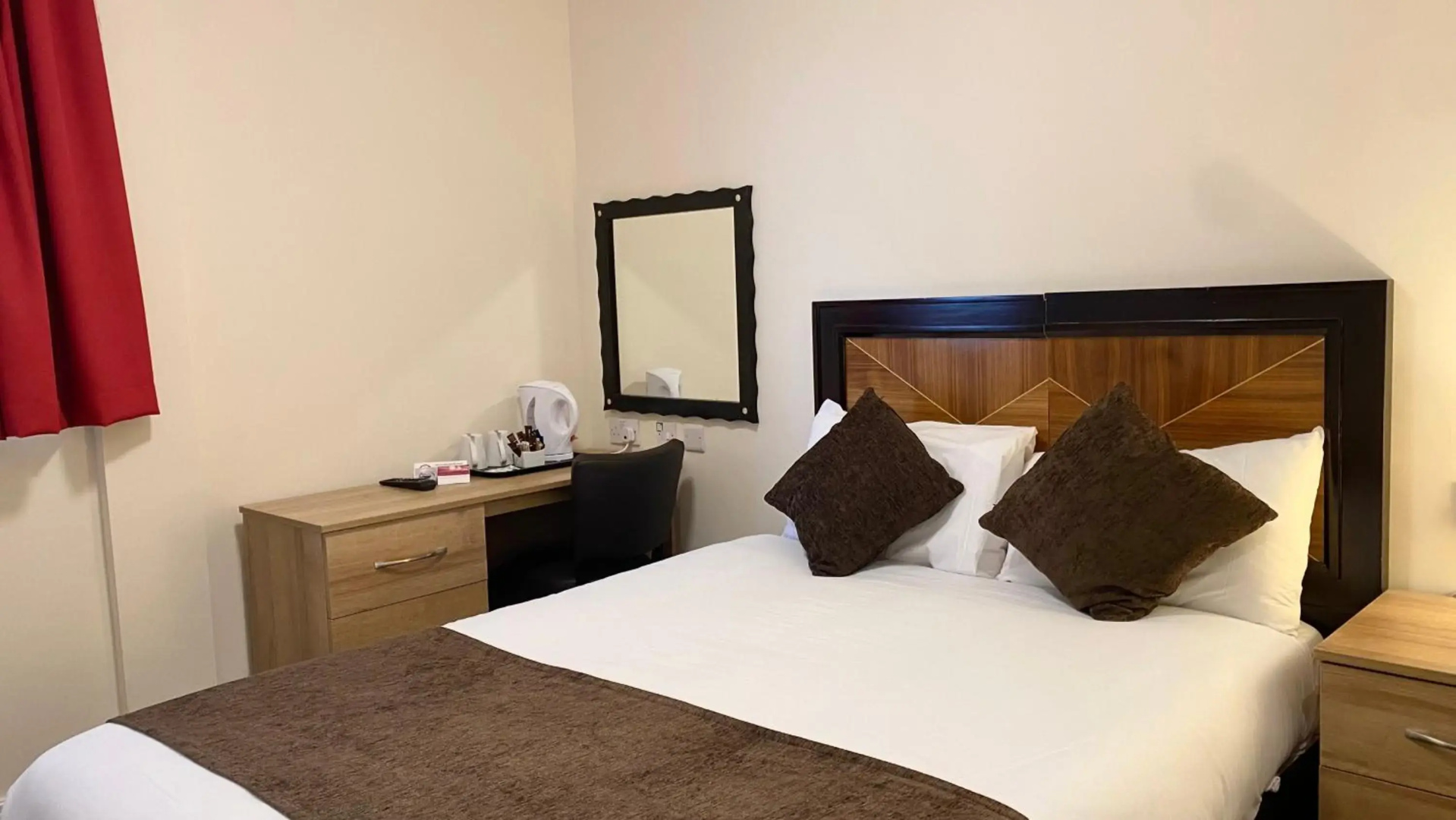 Russ Hill Hotel