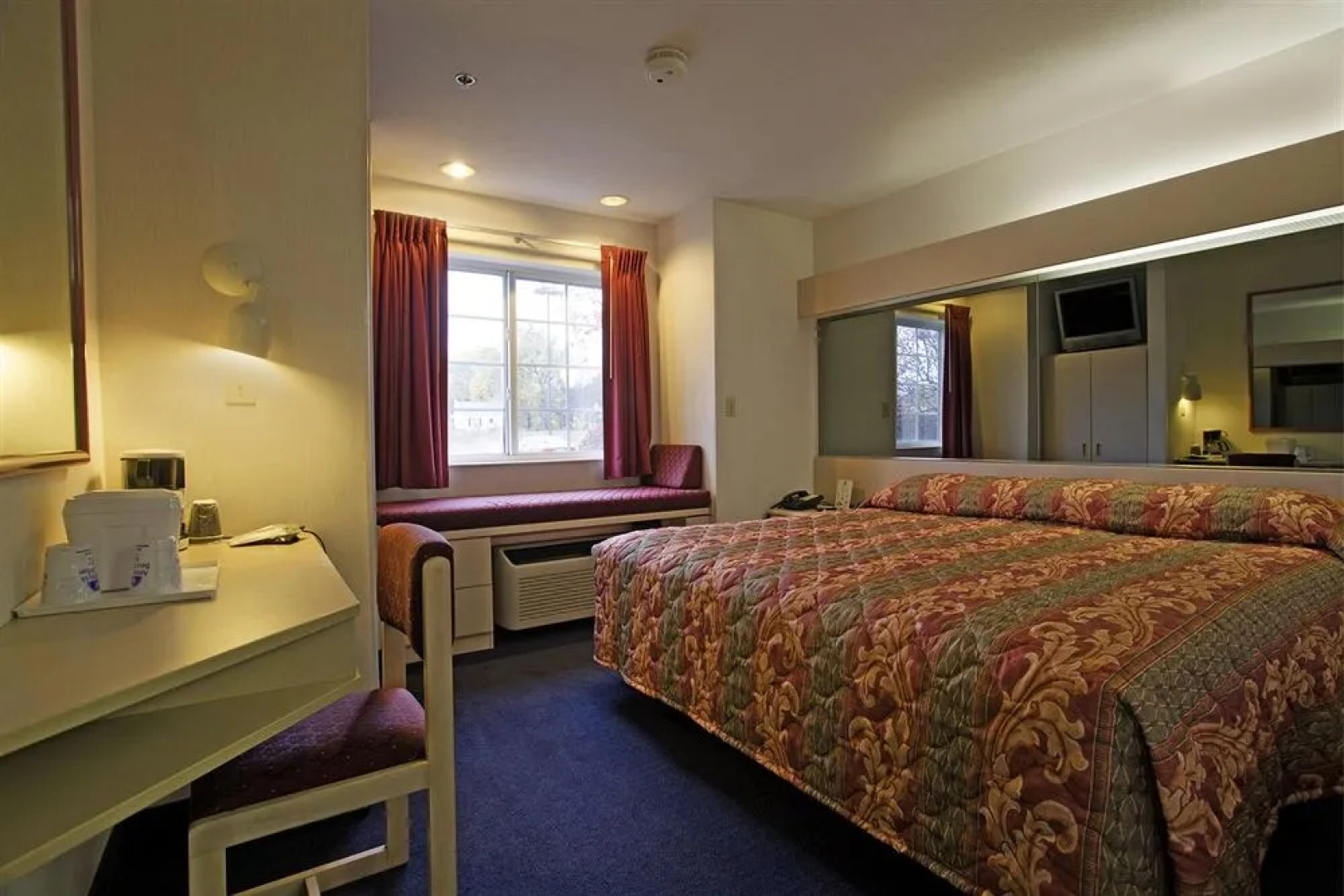 Americas Best Value Inn & Suites - N. Lima/Boardman