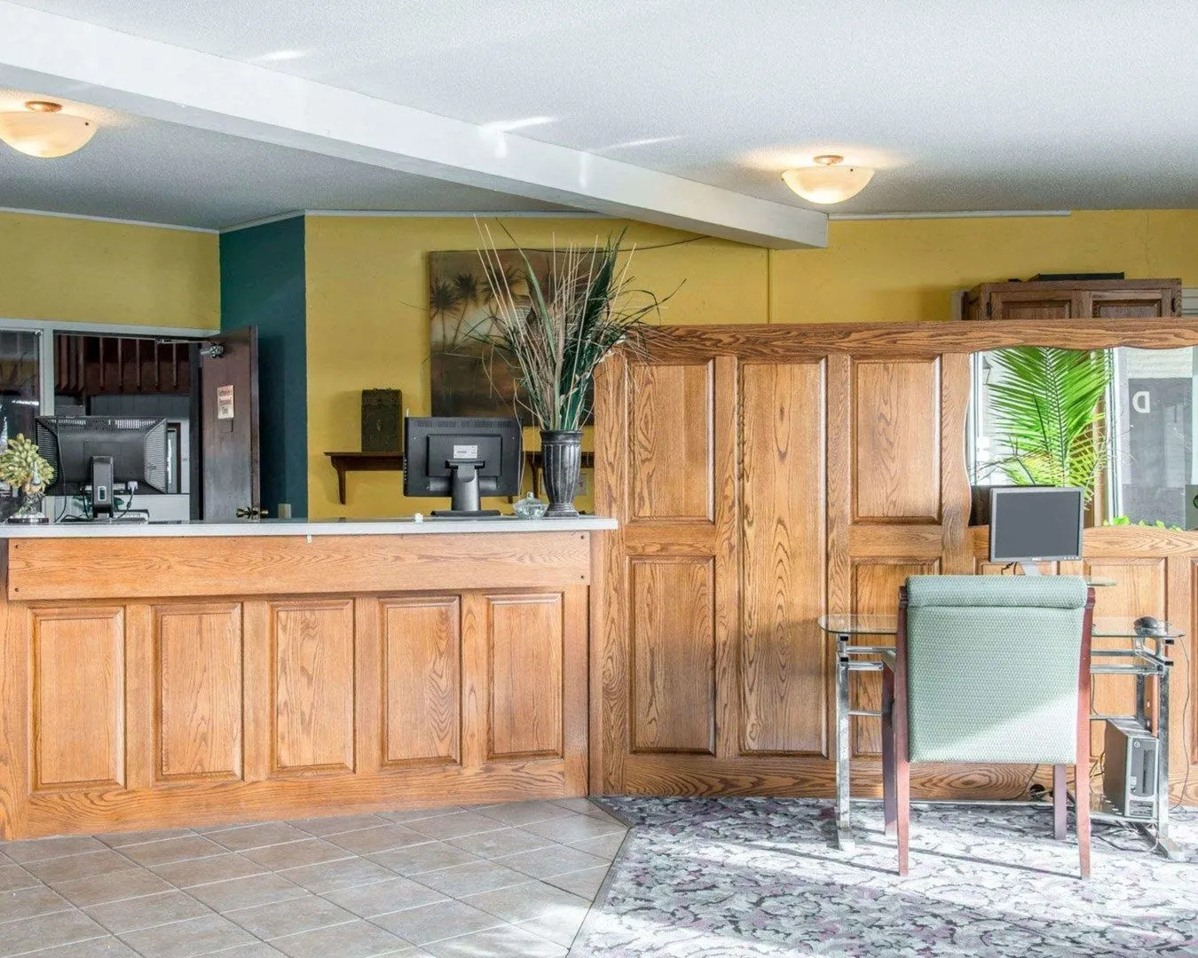 Regency Inn & Suites