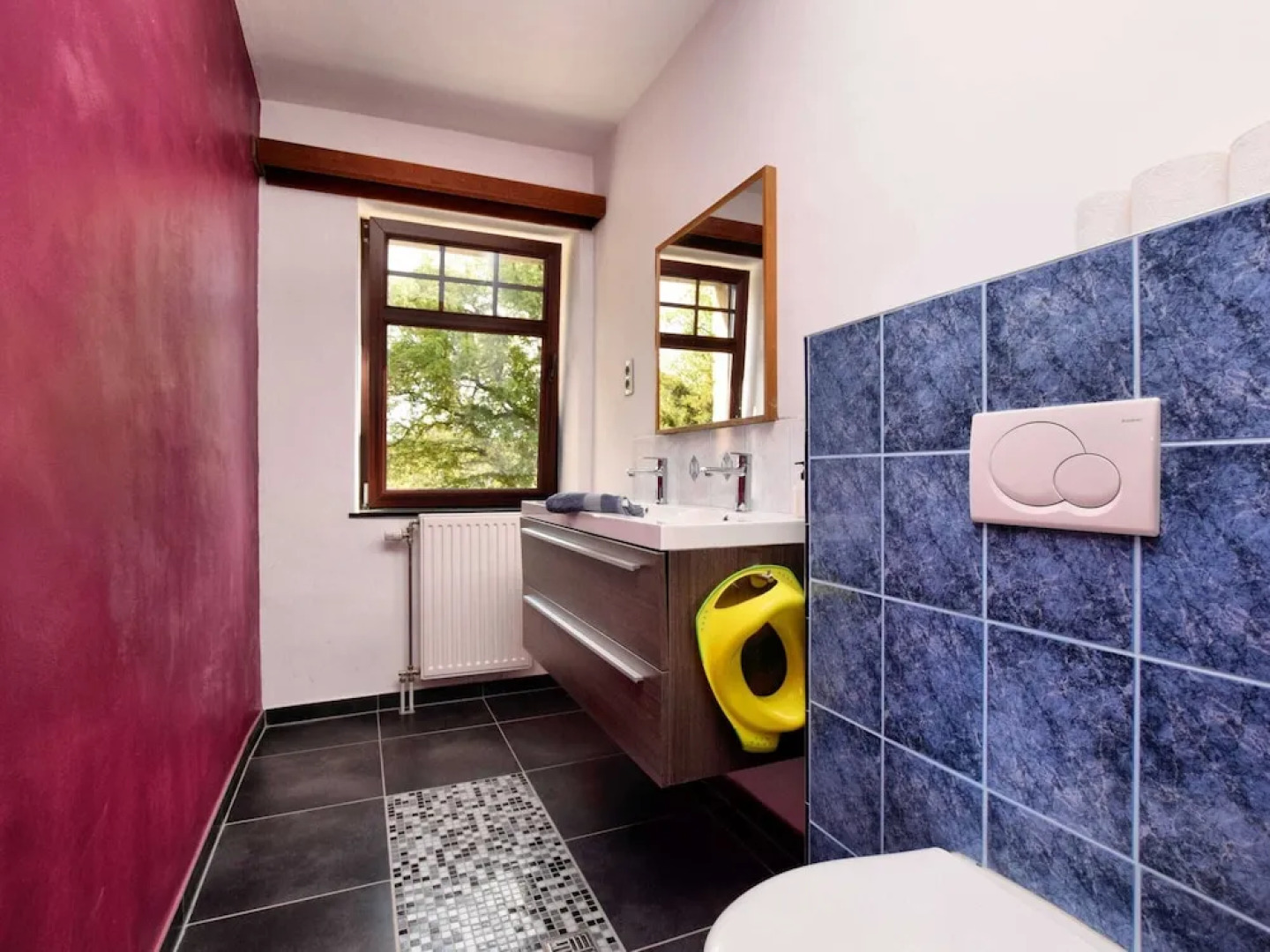 Pleasant Holiday Home in Erezée Ardennes with Hot Tub, Sauna