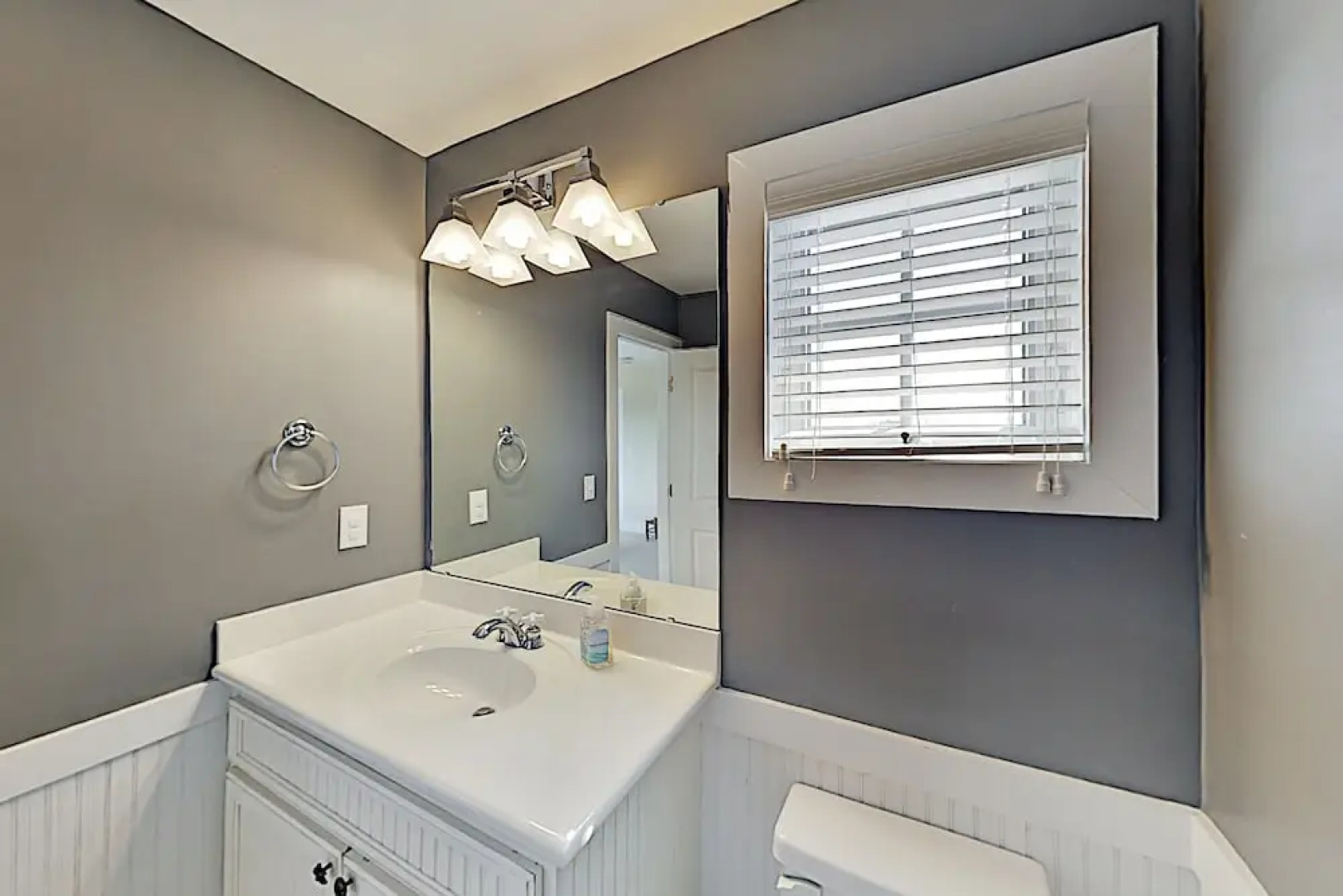 35laurst 5 Bedroom Home