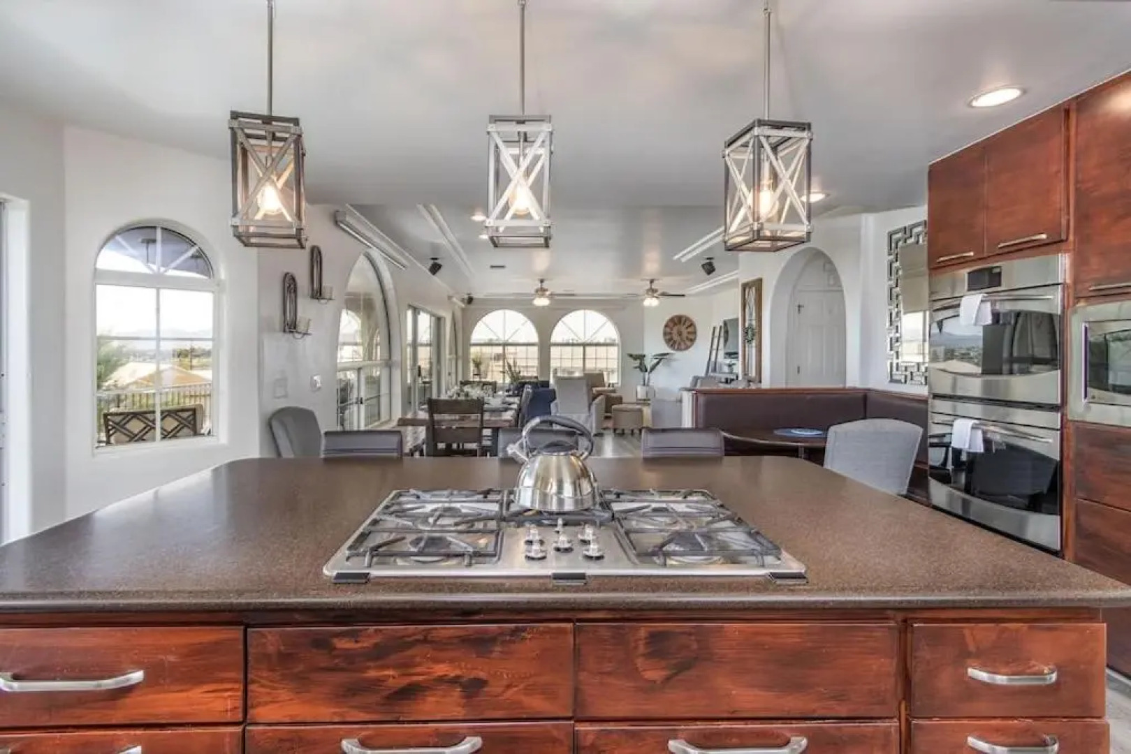 Luxury Estate in Prime Location w Panoramic views of Lake Havasu