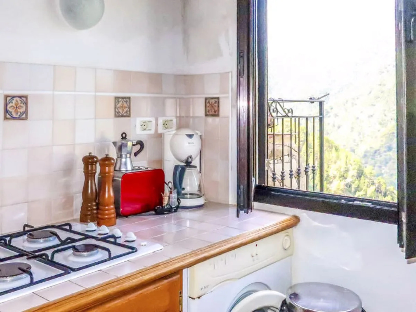 House Claudio Collabassa